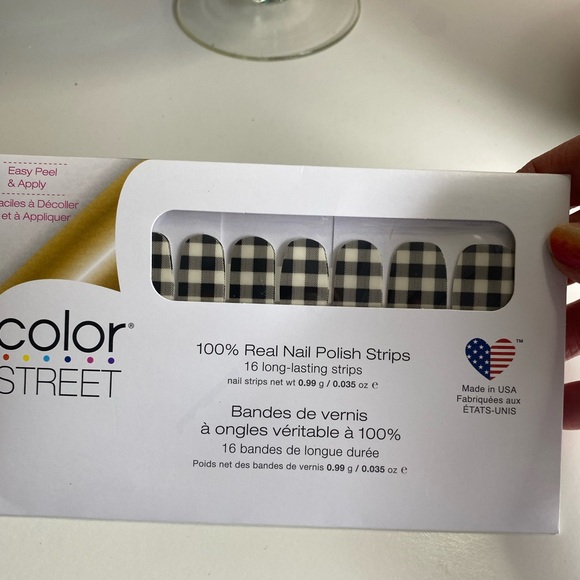 Colorstreet nail strip - Plaid about you - Picture 1 of 2
